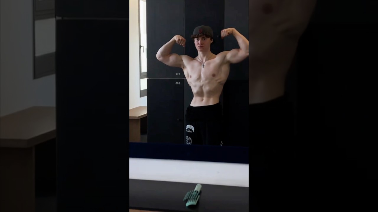 Rating Physiques using AI😳 #shorts #physique #gymshorts #shortsfeed