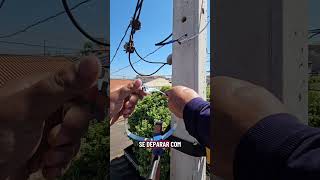 Com alicate tambem da certo!  #instalação #internet #Fibra #curiosidades #telecom