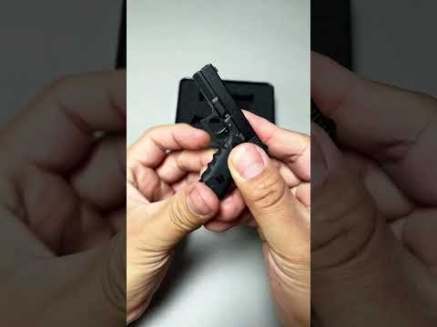 Mini glock toy gun keychain !