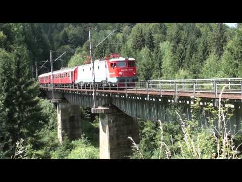 Tren IR1832 Cluj - Galati trece pe viaduct prin zona Larion - Gradinita - 22.07.2016