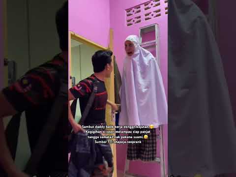 Bila kau dah tak ada kerja buat prank.😆 Terkejut woii.😩
