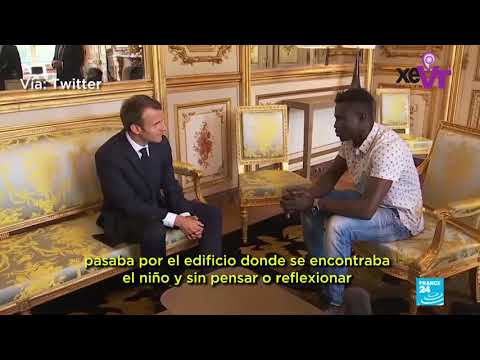 ¡Migrante malí salva a niño que colgaba de un balcón en París!