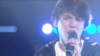Christopher Vélez Sings " Kilómetros " by Sin Bandera  La Banda Live Shows 2015
