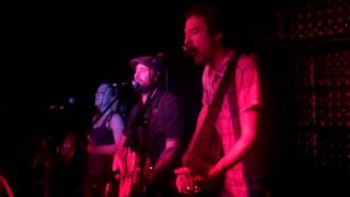 Frank Turner leads the Revival Tour in Loudon Wainwright&#39;s &quot;Road Ode&quot;