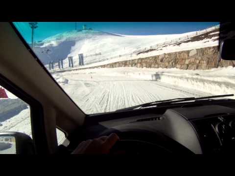 Mercedes-Benz Experiencia 4MATIC Cursos de conducción sobre nieve y hielo. Ejercicio 7