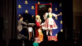 Download lagu Chitty Chitty Bang Bang cosplay, Dragon Con 2014 mp3