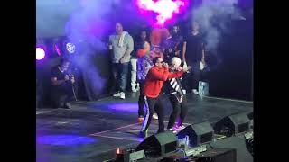 Las Noches son Tristes Divino ft. Angel y Khriz live Medellín