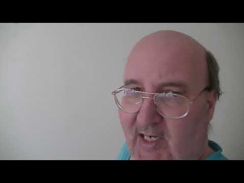 MongoTV_7069 - TAGER 2 FROSNE GRILLPØLSER UD AF FRYSER TIL STOR DÅSE RAVIOLI MED OST