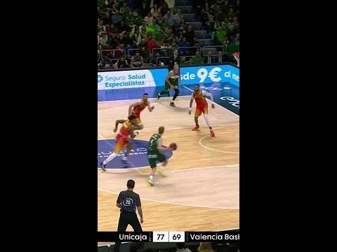 DJEDOVIC asiste por la espalda para el mate de OSETKOWSKI | Liga Endesa 2022-23