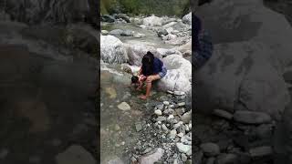 preview picture of video 'Kuhu's Playing At River, Ranikhet'