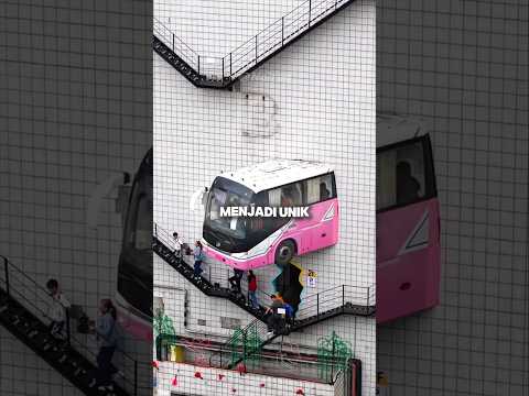 Mobil Kok Ditanam Di Dinding?! 🤔