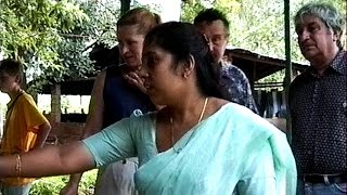 preview picture of video 'Sri Lanka - Kandy - Herstellung Batik - Park Peradeniya'