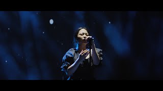 Download lagu Bernadya - Kata Mereka Ini Berlebihan (Live at Soundsfest 2025) mp3