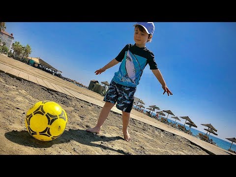 BEACH SOCCER WITH MAIKITO!! Brancoala Family