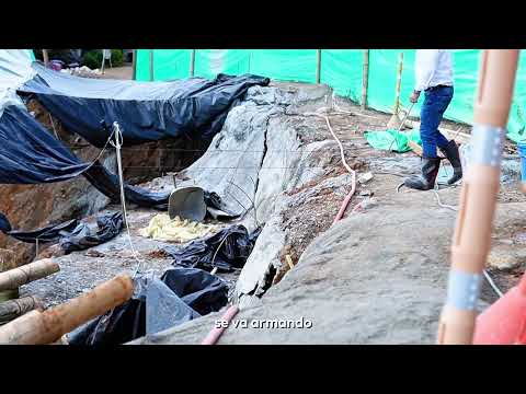 🚧💚 La vía hacia Balboa, afectada por la ola invernal, hoy avanza en su recuperación.