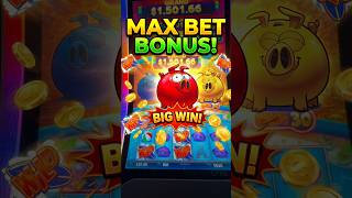 Max Betting Rich Little Piggies Getting the wild bonus! #slot #casino #slotmachi