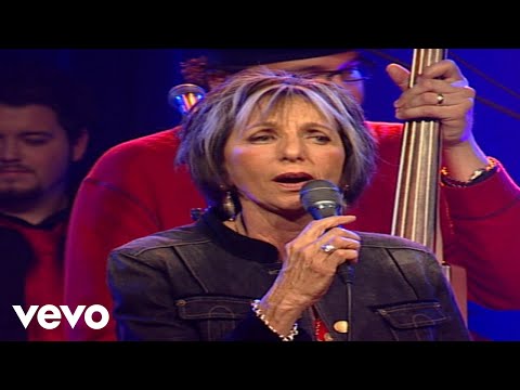 Bill & Gloria Gaither - Yours and Mine [Live] ft. The Isaacs
