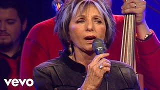 Bill & Gloria Gaither - Yours and Mine [Live] ft. The Isaacs