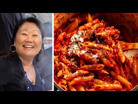 Penne all'arrabbiata (spicy tomato pasta)