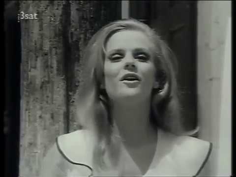 HEIDI BRÜHL singt "La La La" in "Vico auf der Donau" (1968)