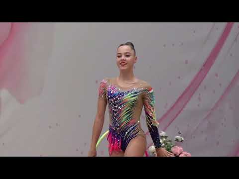 Bernat Szofia Hoop Crystal Rose Minsk 2022