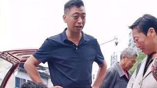 Xiao Tan's family went to the county town to sell moldy tofu and fresh pepper in the stall. They we