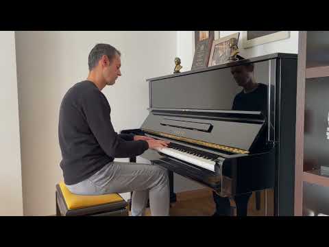 Oscar Pascasio - Long ago (Playing the piano at home)