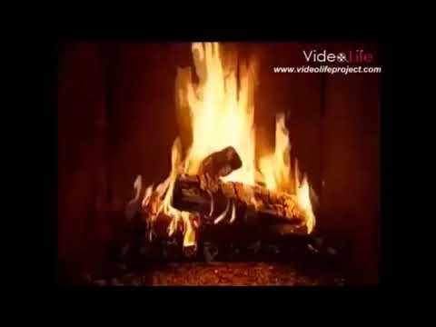 Şömine ve kırmızı şarap Rodrigo'nun Gitar Konçertosu ile