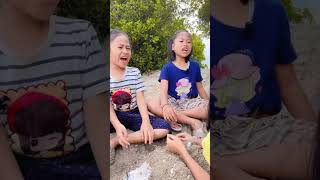 Download lagu Main pasir di pantai #adadishort #shortvideo #shorts mp3 Download lagu Main pasir di pantai #adadishort #shortvideo #shorts mp3