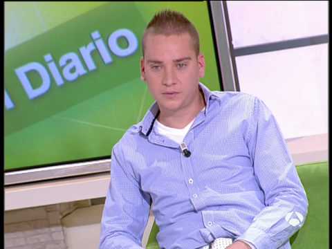 EL PINCEL EN EL DIARIO (buena calidad) 1/3