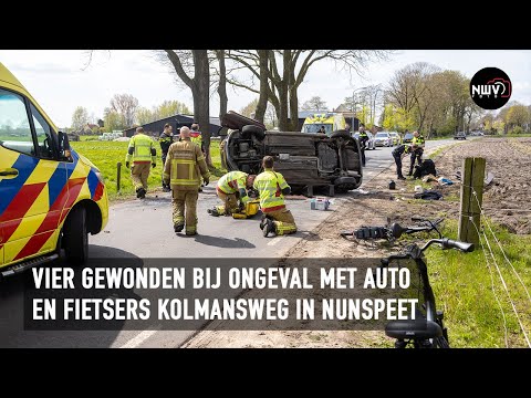 Auto botst op boom en raakt fietsers in Nunspeet
