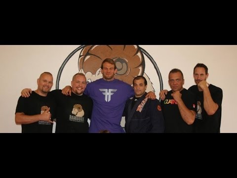 Short presentation of boxing training in Rambukk