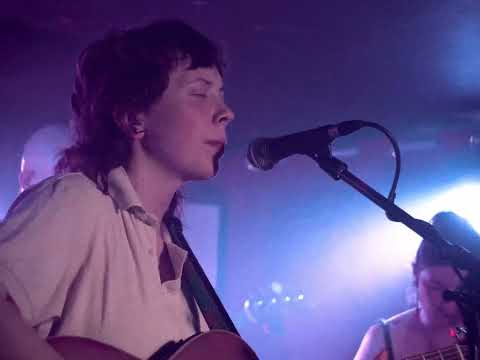 Hank Bee: A Live Hankering (Featurette)