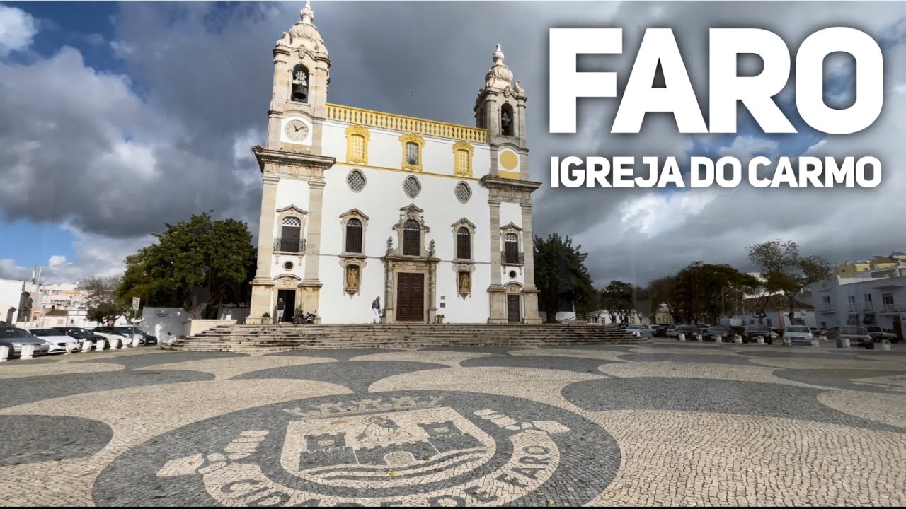 Experience a fascinating glimpse of Igreja do Carmo.
