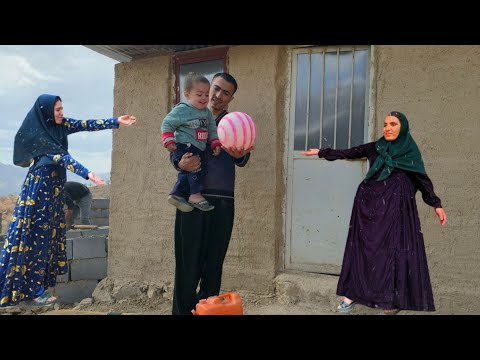 From scratch in the mountains; building a hut and raising a baby alone