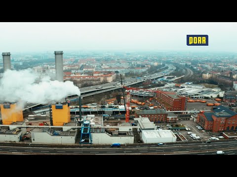PORR Deutschland: Imposant - Kranaufbau für den Rückbau des HKW Wilmersdorf in Berlin