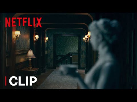 Video trailer för The Haunting of Hill House | Clip: Do You See It? | Netflix