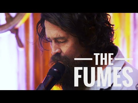 Steve Merry of The Fumes Live - Mystery Belle