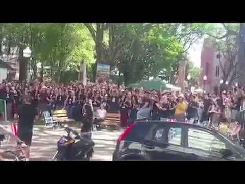 Bolsonaro recebido por jovens em Cruz Alta