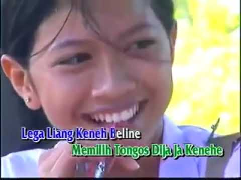 De alot feat ayu dwari   mejanji di jalan