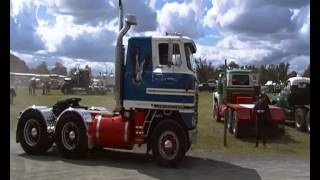 preview picture of video 'INTERNATIONAL CABOVER TRANSTAR AT ECHUCA 2011'