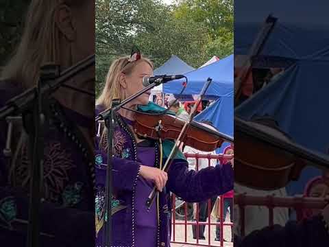 No-one is Illegal by @russkaja live at Saltaire Festival #viola #festival #festivalvibes