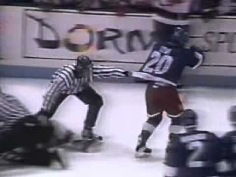Hockeyfighters.cz  Domi vs Stevens Oct 12, 1993.wmv