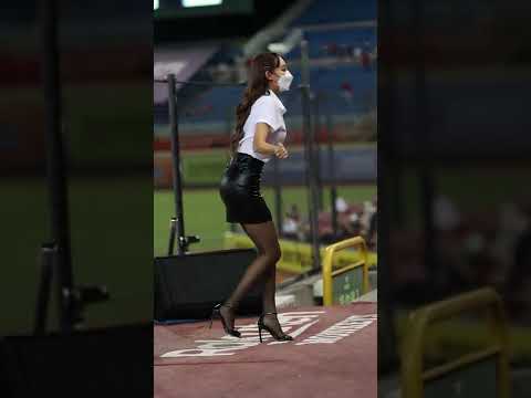 林襄 OL裝「HOME RUN應援」20220714 Rakuten Monkeys上班族趴