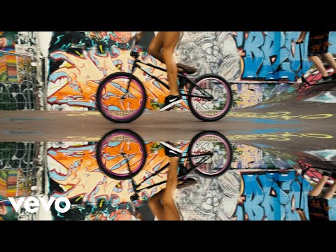 Mr. Confuse - Spinning Around