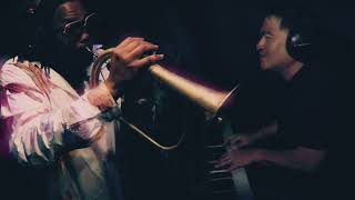Download lagu Dim Glow - Indra Lesmana & Maurice Mobetta Brown mp3