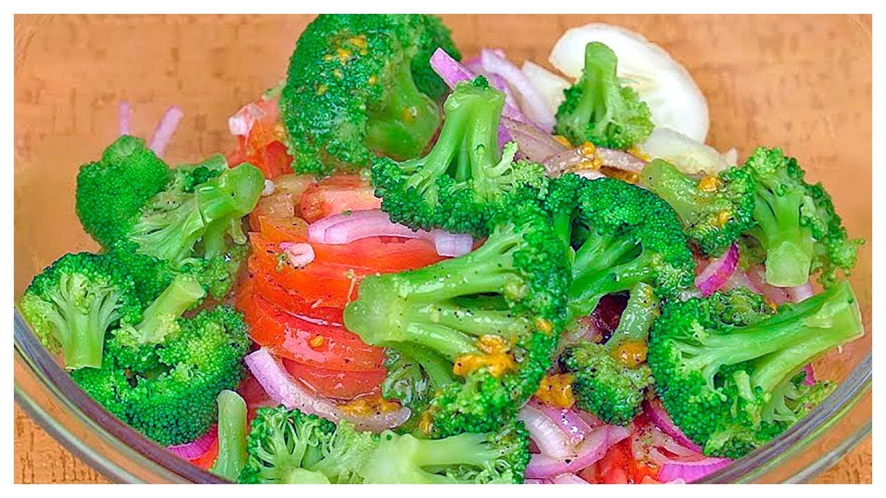 ¡Esta ensalada de Brocoli es tan deliciosa y saludable que la hago todos los días! 🥦🥦