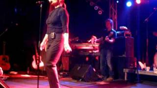 Belinda Carlisle - Bonnie et Clyde - live in Berlin - 30-01-2011