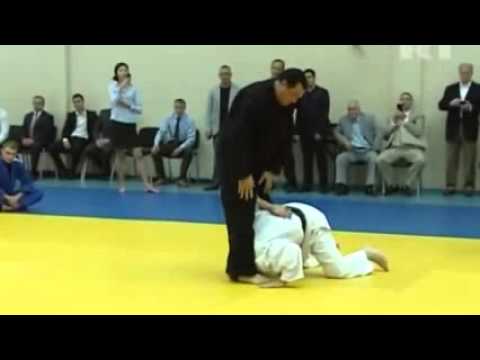 Steven Seagal meets Vladimir Putin at Martial Arts show
