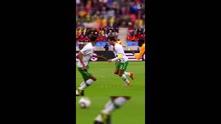 Drogba's reaction to this Ronaldo rocket shot 😂😂